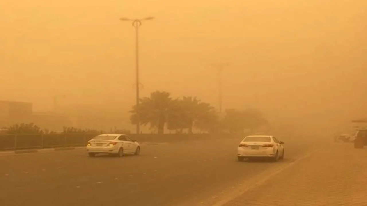 تحذير لـ 5 محافظات.. عاصفة ترابية تضرب البلاد وسط تقلبات جوية مفاجئة غدًا